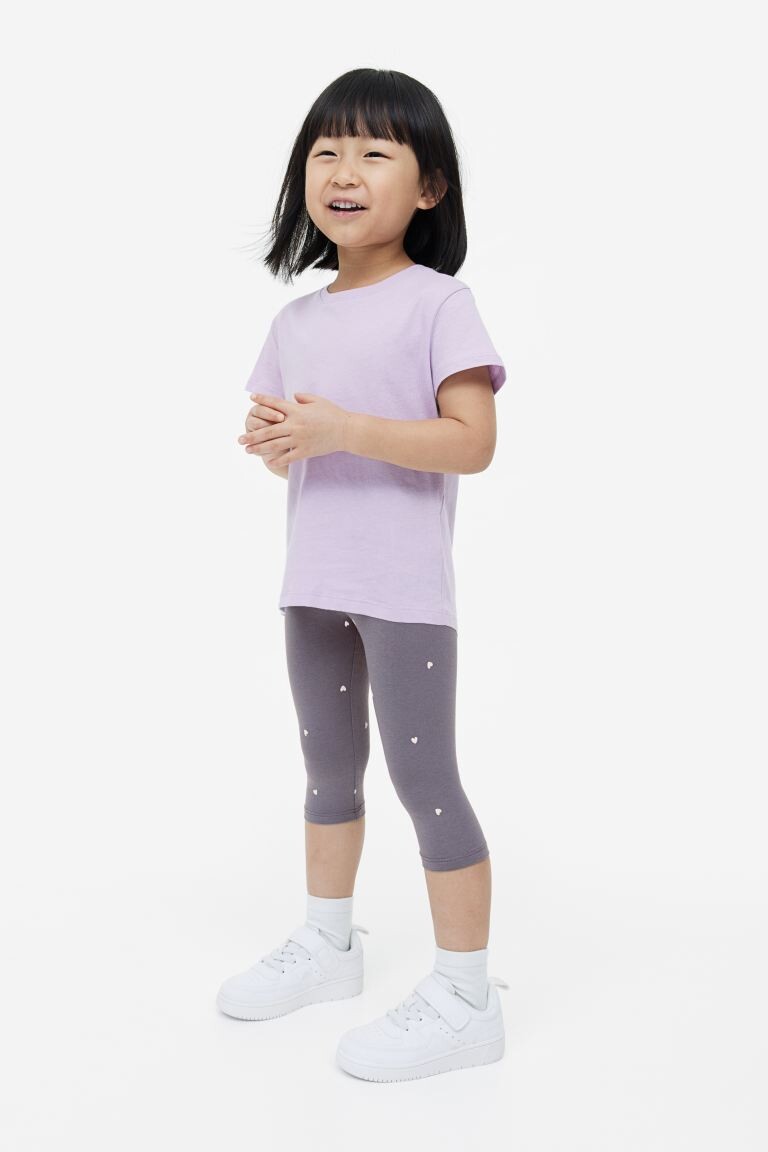 

В упаковке 5 леггинсов длиной 3/4 H&M