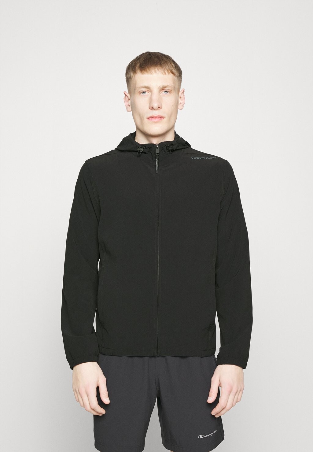 

Спортивная куртка Calvin Klein Performance