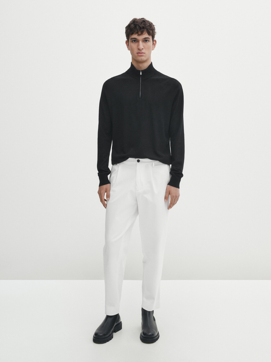 

Свитер из полушерсти с вырезом Massimo Dutti, черный