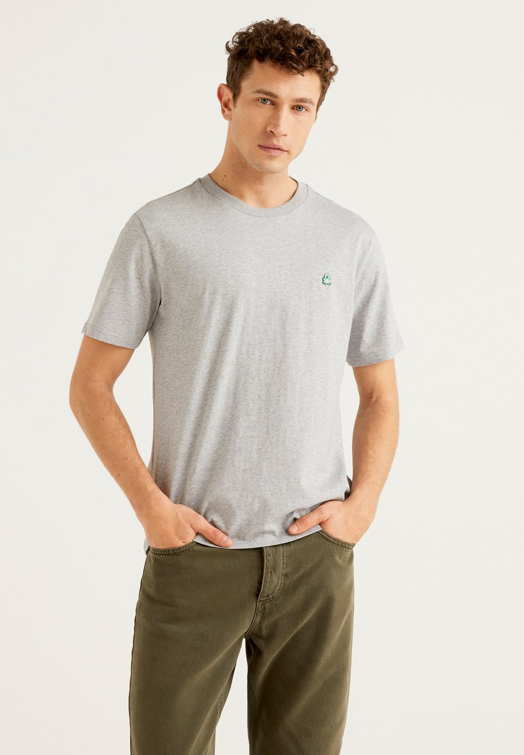 цена Базовая футболка United Colors of Benetton, цвет Grey