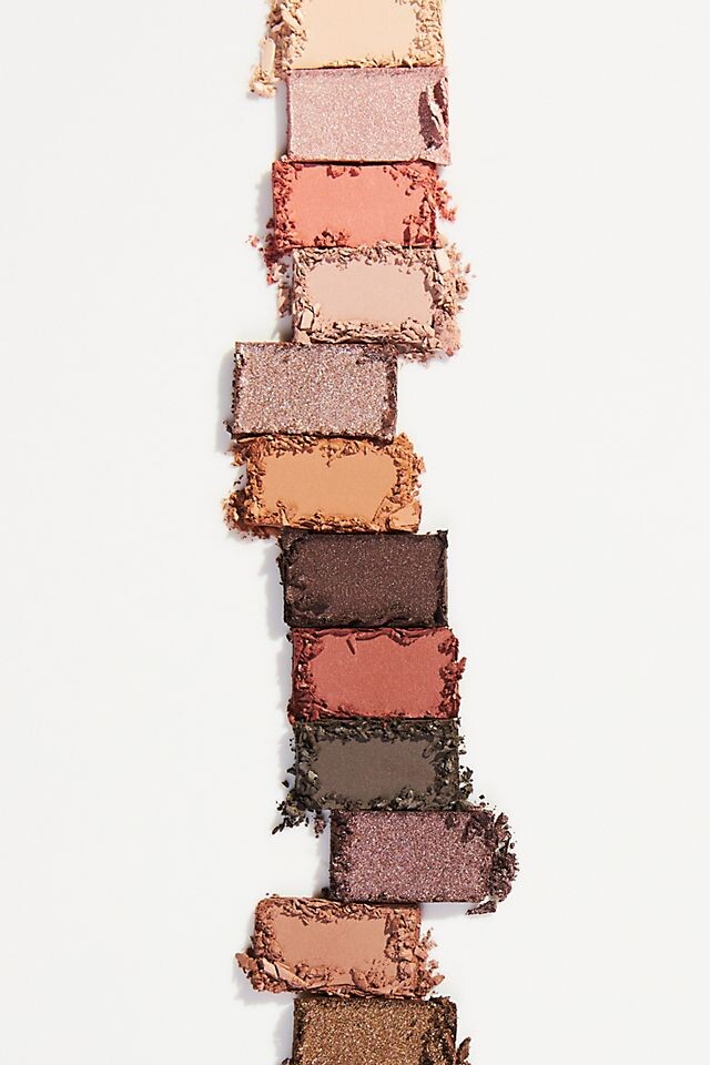 

Палитра теней для век PYT Beauty, мультиколор