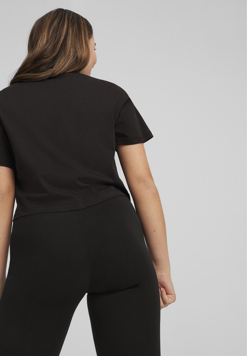 

Футболка с принтом Cropped Puma, черный