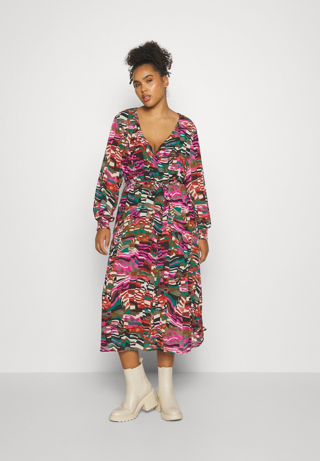 

Платье летнее Vmccaro Dress Vero Moda Curve, черный
