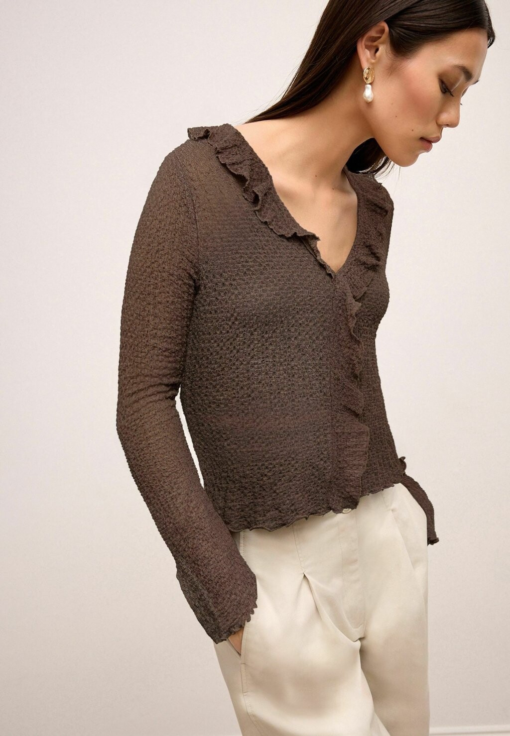 

Джемпер TEXTURED RUFFLE FRONT REGULAR FIT Next, коричневый