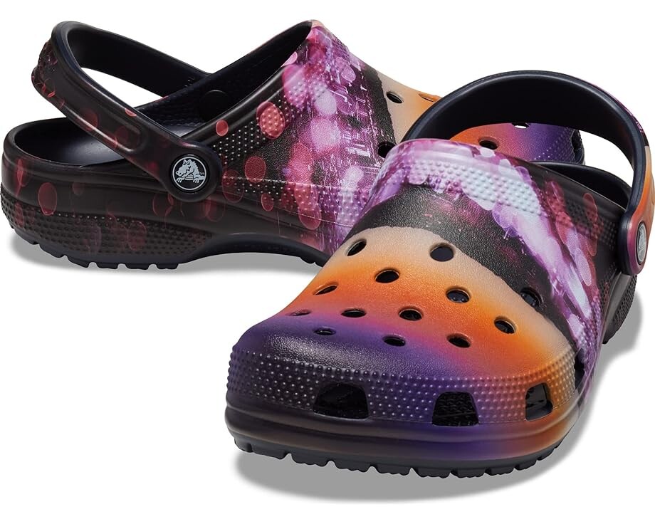 Сабо Crocs Classic Clog - Seasonal Graphic, цвет Deep Navy/Meta Space сабо crocs classic seasonal graphic цвет limeade glow in the dark