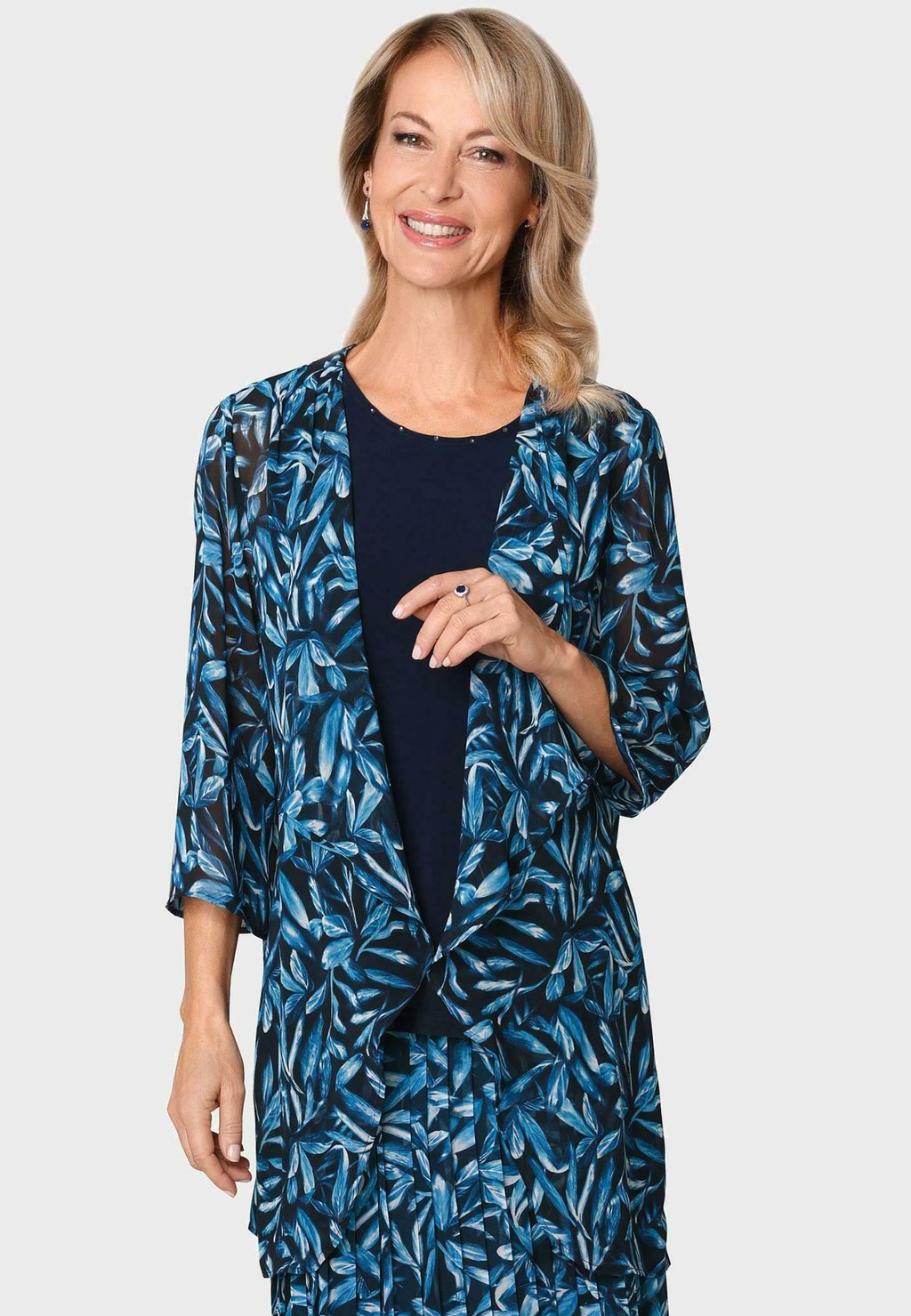 Летняя куртка GOLDNER patterned knitwear women s standing collar ivy patterned short coat dark navy blue colored details stylish posture modern desig