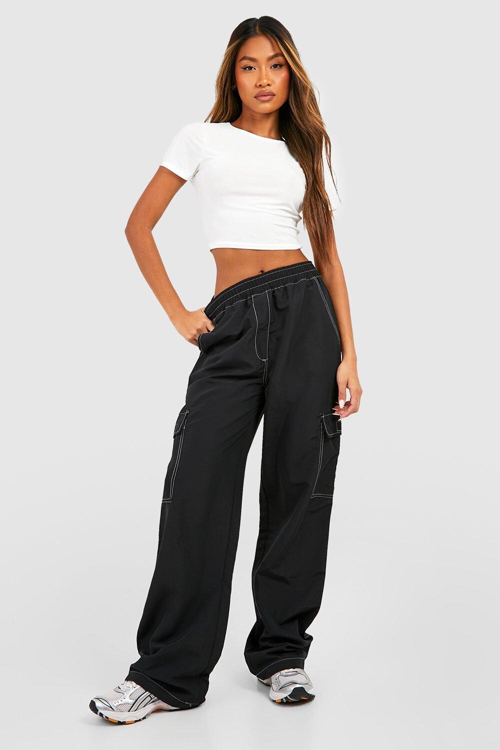 

Брюки-карго с контрастной отстрочкой soft touch Boohoo, черный