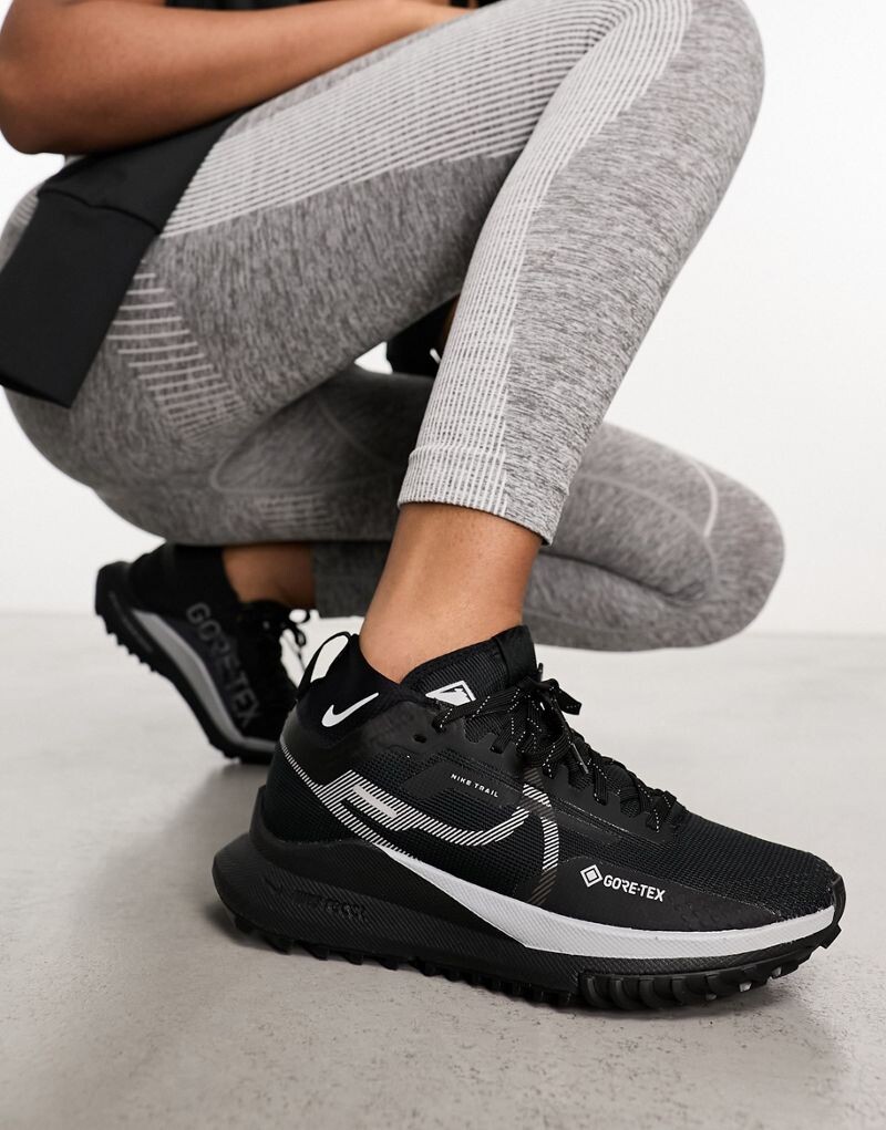 

Тройно-черные кроссовки Nike React Pegasus Trail 4 Gore-Tex