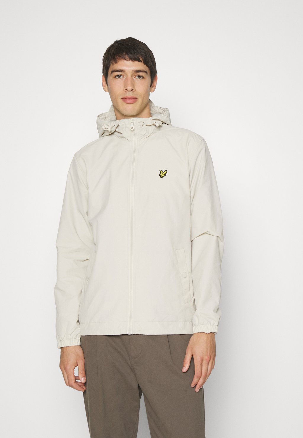 

Тонкая куртка Lyle & Scott КУРТКА НА МОЛНИИ С КАПЮШОНОМ, кремовый