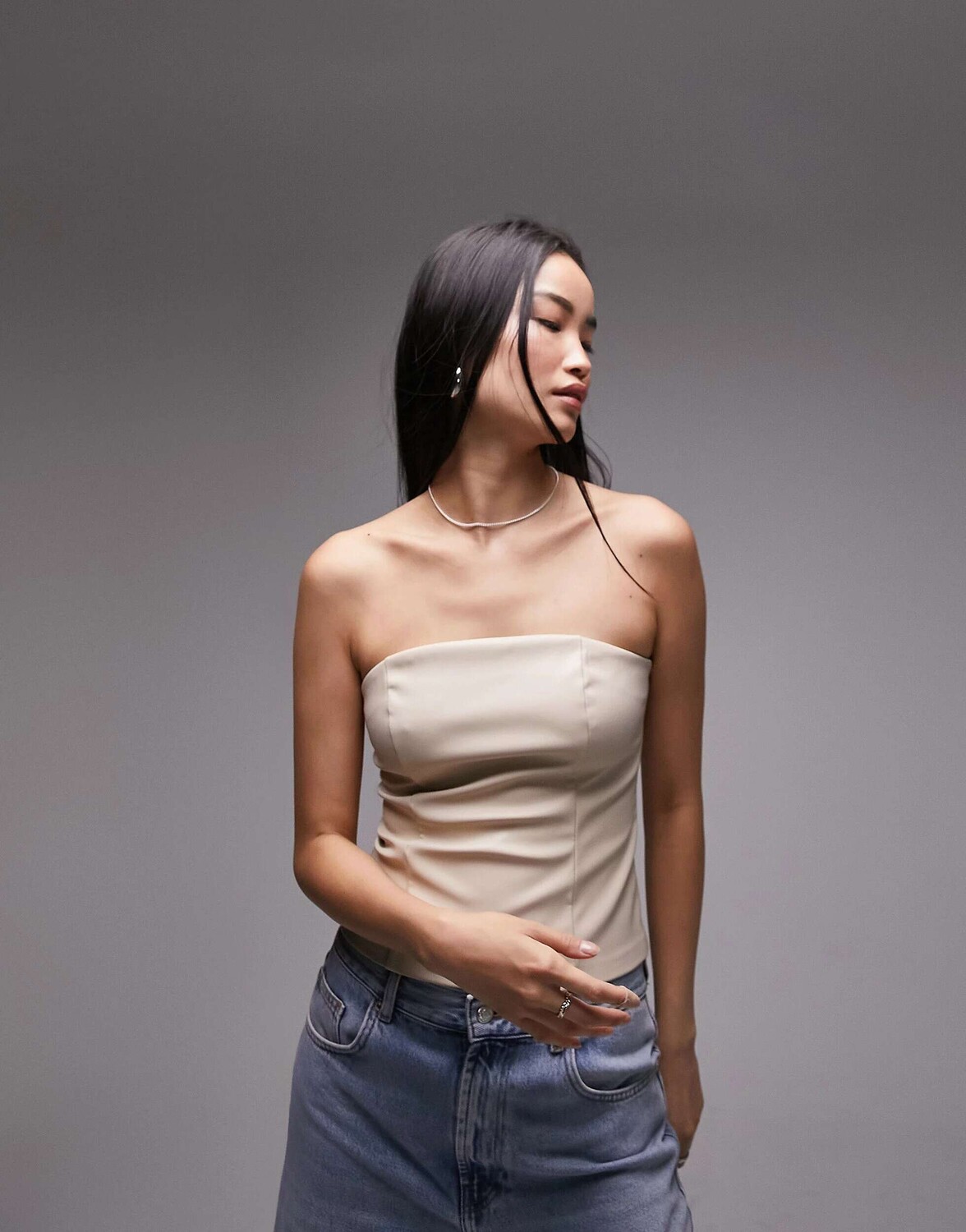

Топ-бандо Topshop нейтрального цвета с имитацией кожи