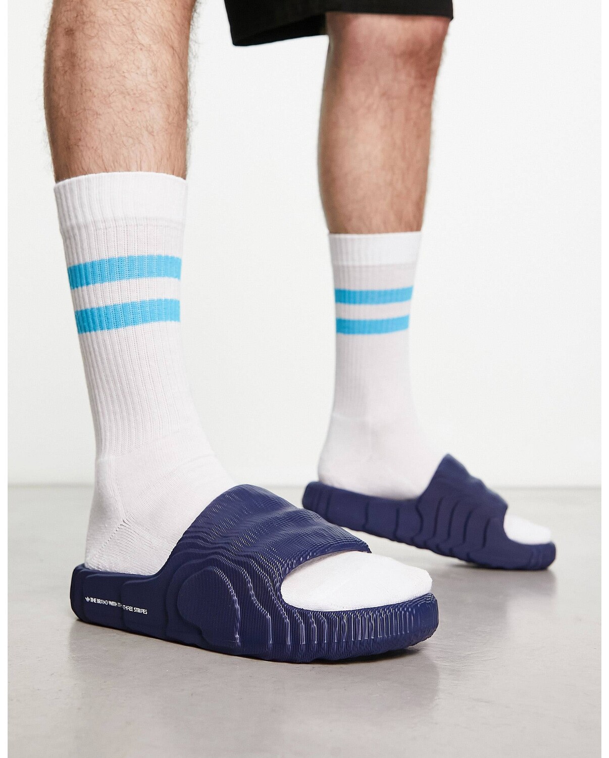 

Темно-синие шлепанцы adidas Originals adilette 22