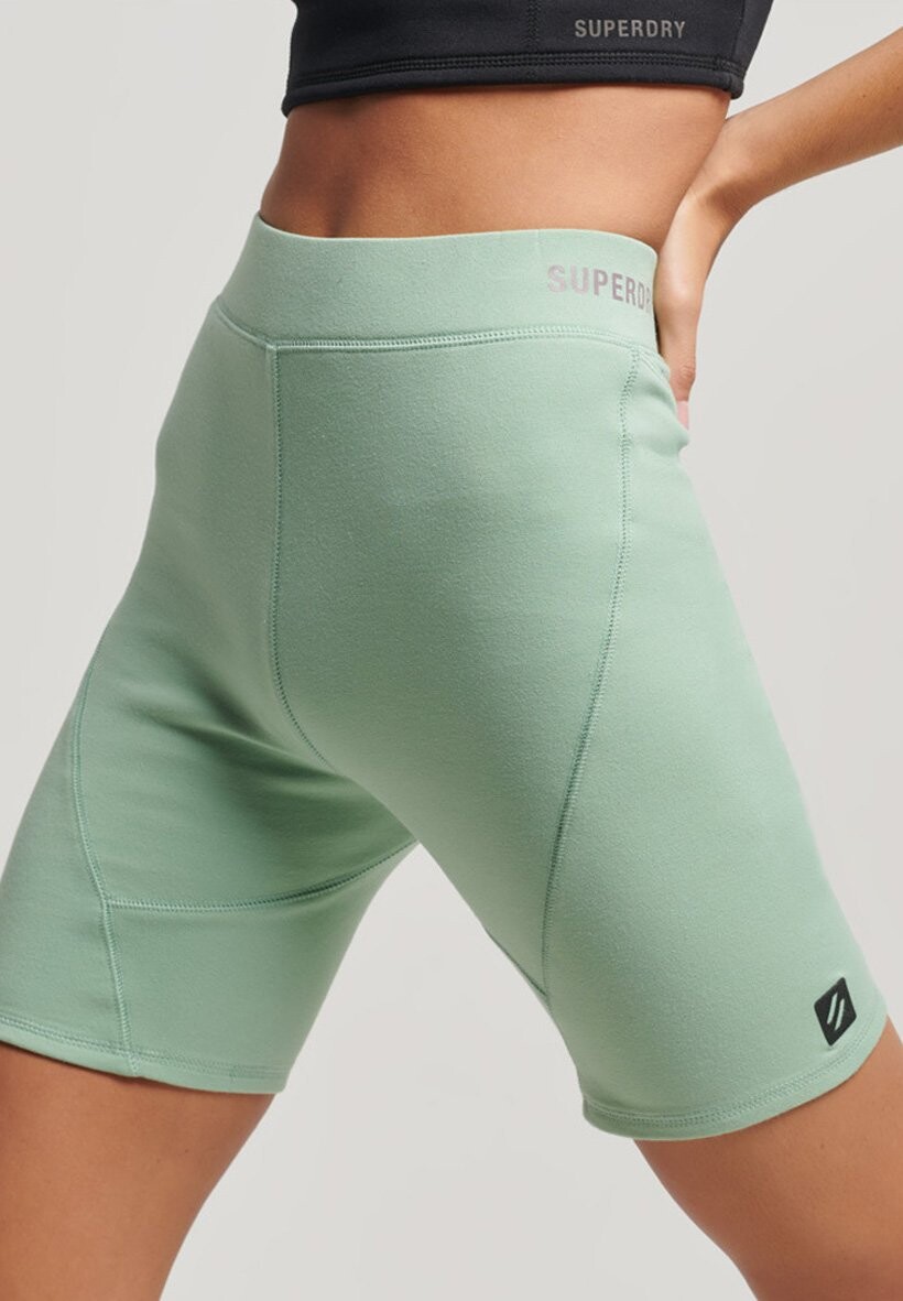 

Шорты Superdry