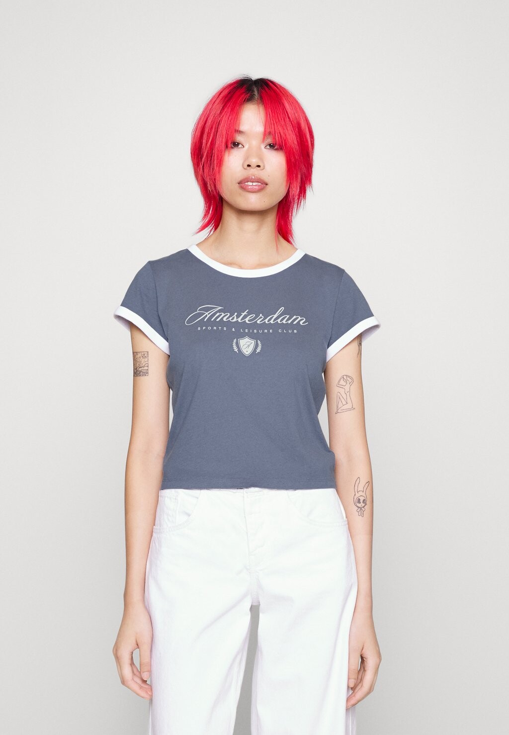 

Футболка с принтом Hollister Co., Серый