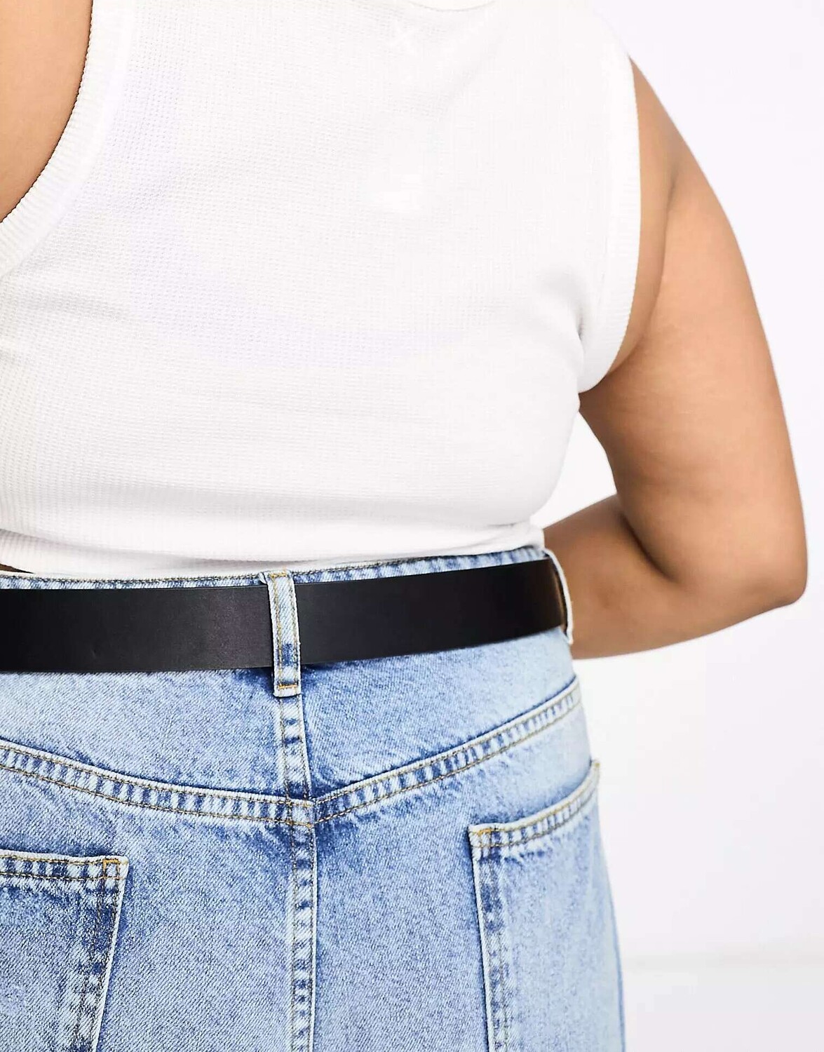 

Ремень для джинсов ASOS DESIGN CURVE в форме полумесяца