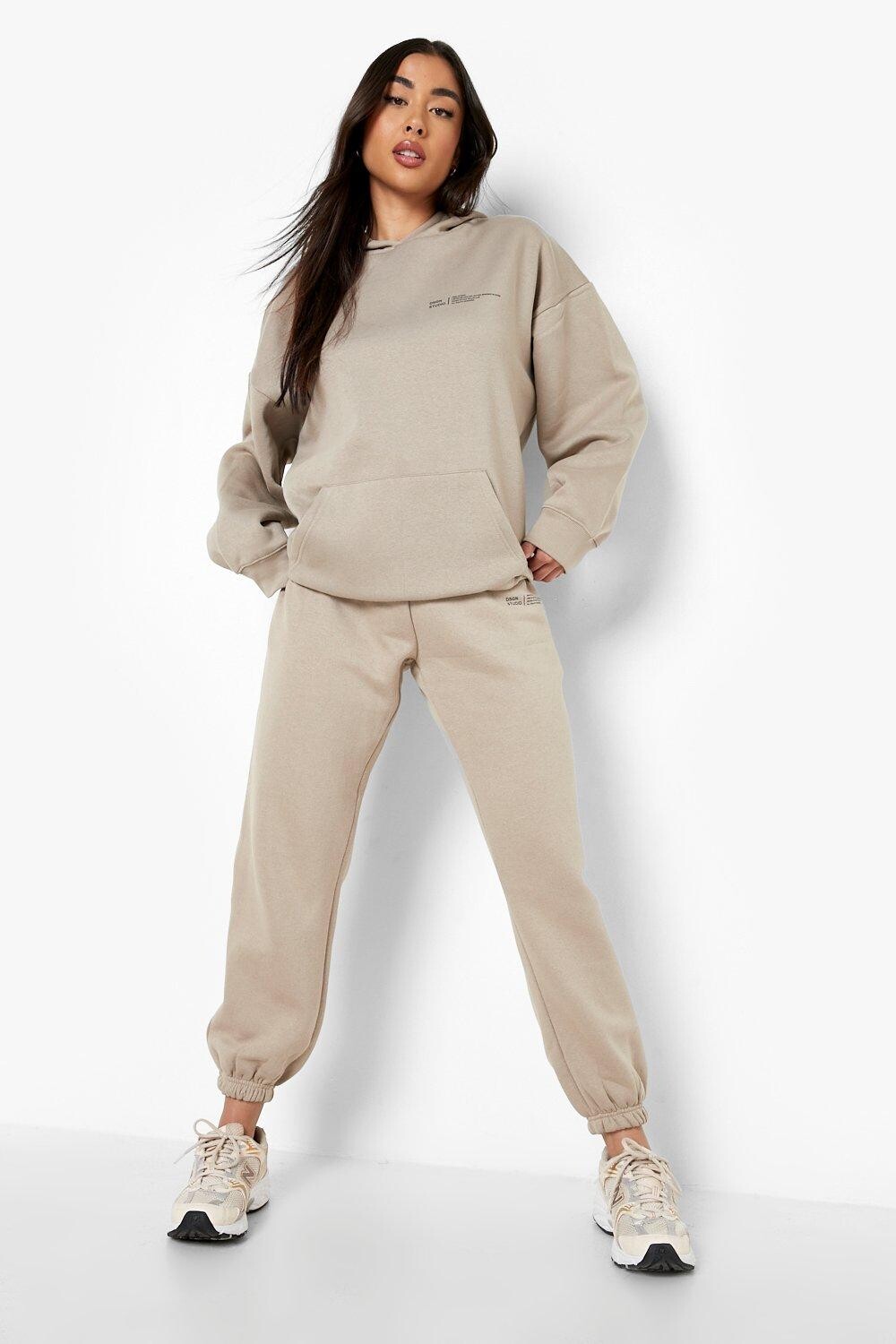 

Спортивный костюм с капюшоном official text Boohoo, серо-коричневый