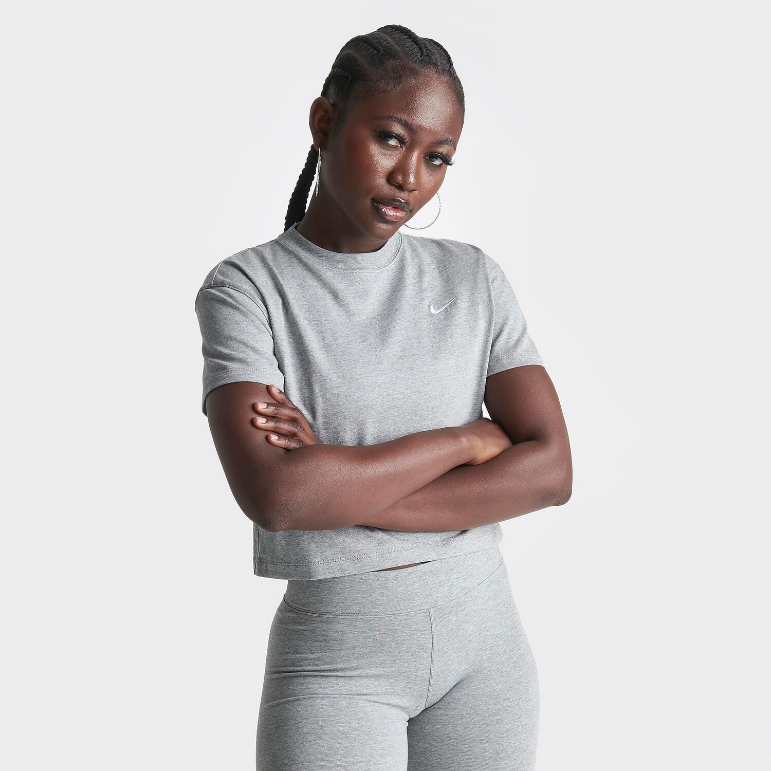 

Женская укороченная футболка Nike Solo Swoosh Essential, серый