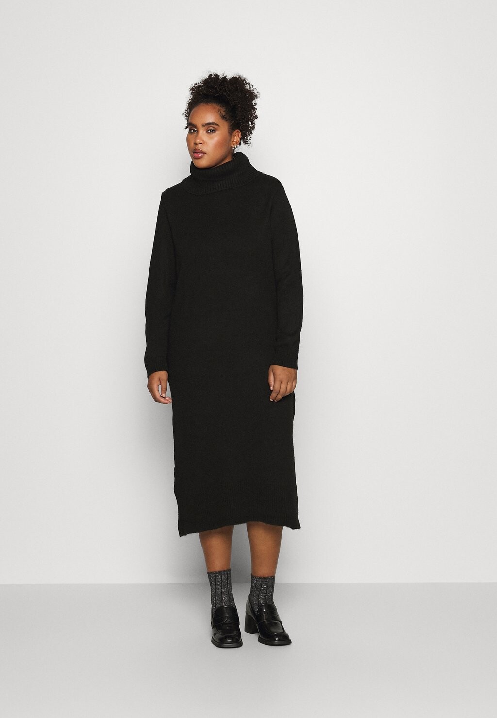 

Трикотажное платье Oncbrandie Roll Neck Dress ONLY Curve, черный