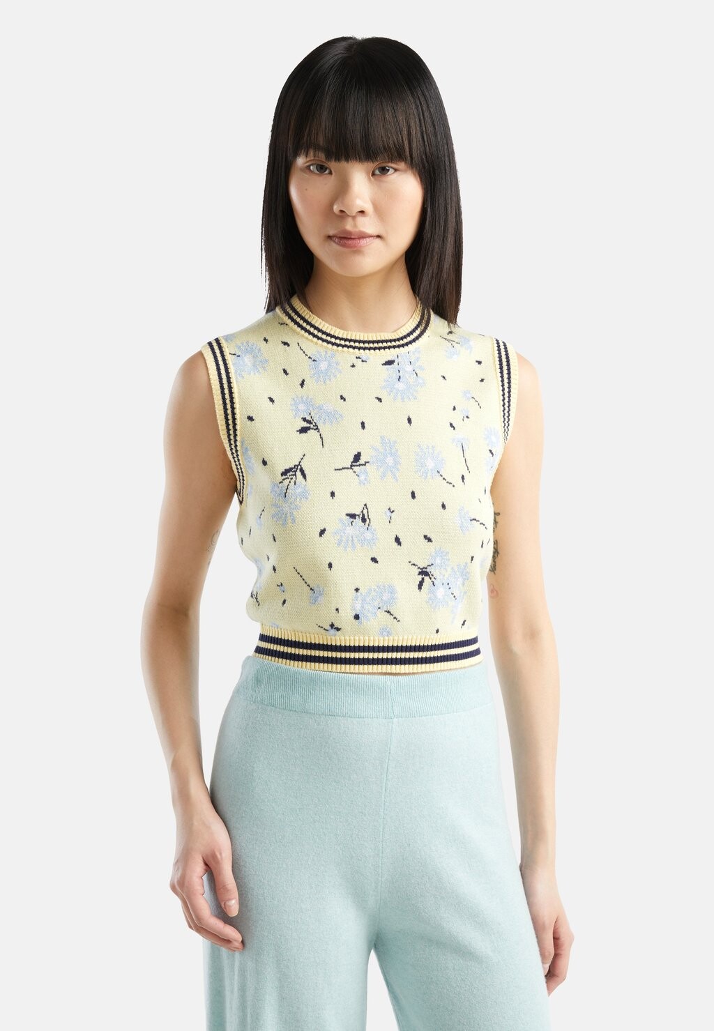 

Топ CREW NECK CROPPED FIT United Colors of Benetton, желтый