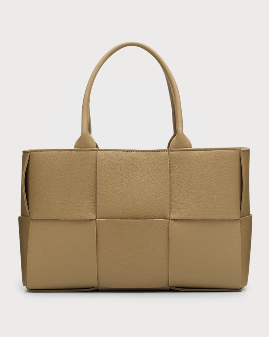

Плетеная большая сумка Arco East-West Bottega Veneta