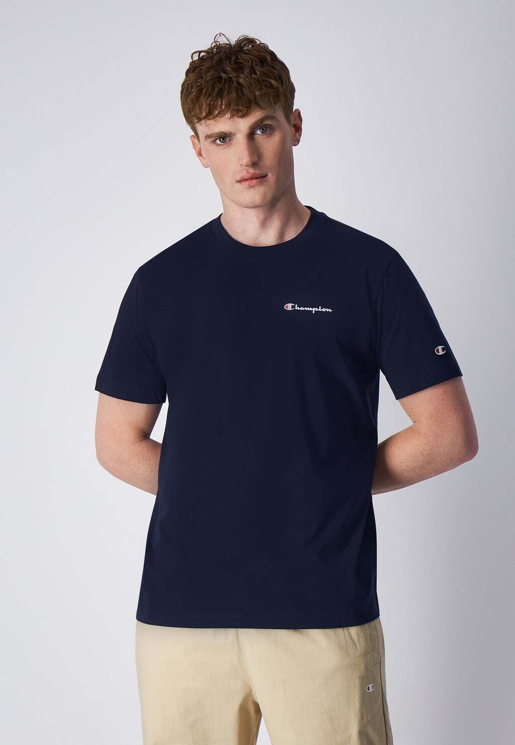 

Базовая футболка Classic Crewneck Small Logo Icons Champion, цвет dark blue