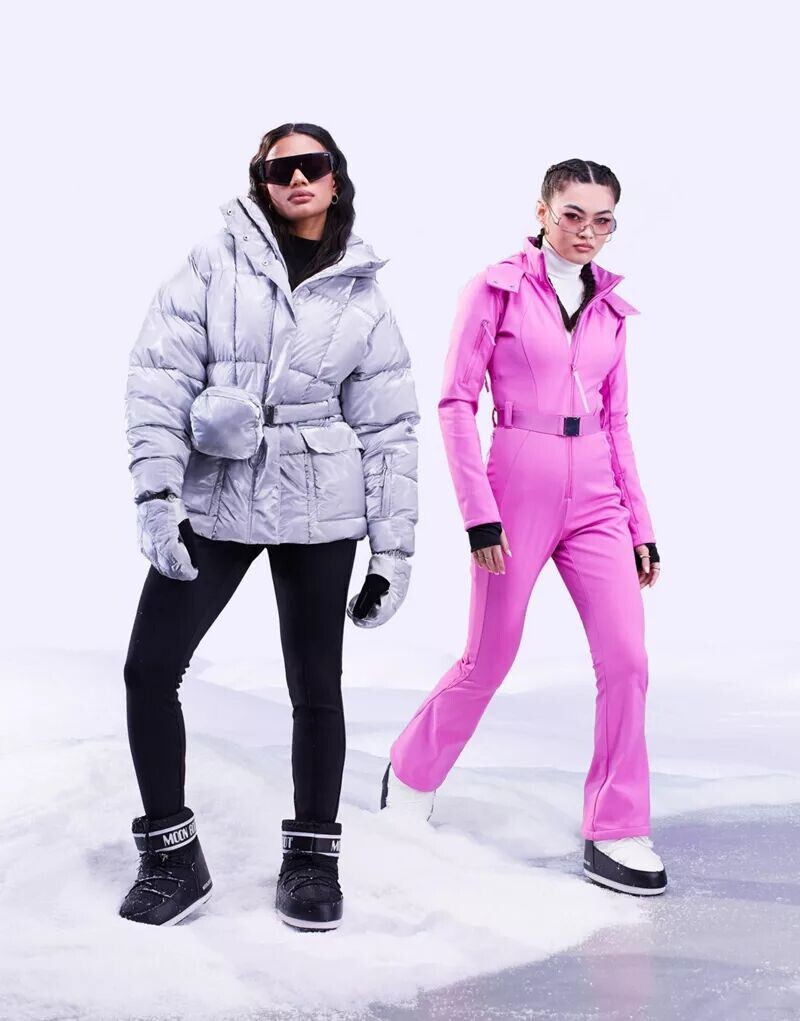 

Серебристая лыжная куртка с поясной сумкой ASOS
