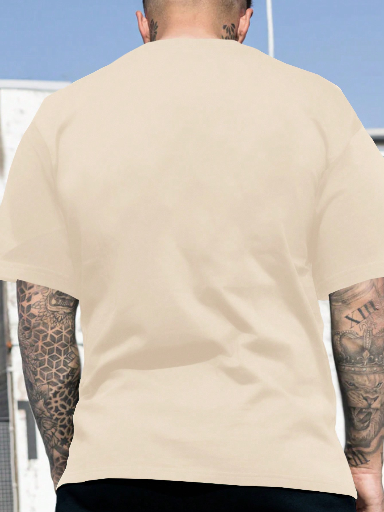 Мужская футболка с заниженными плечами и буквенным принтом, бежевый