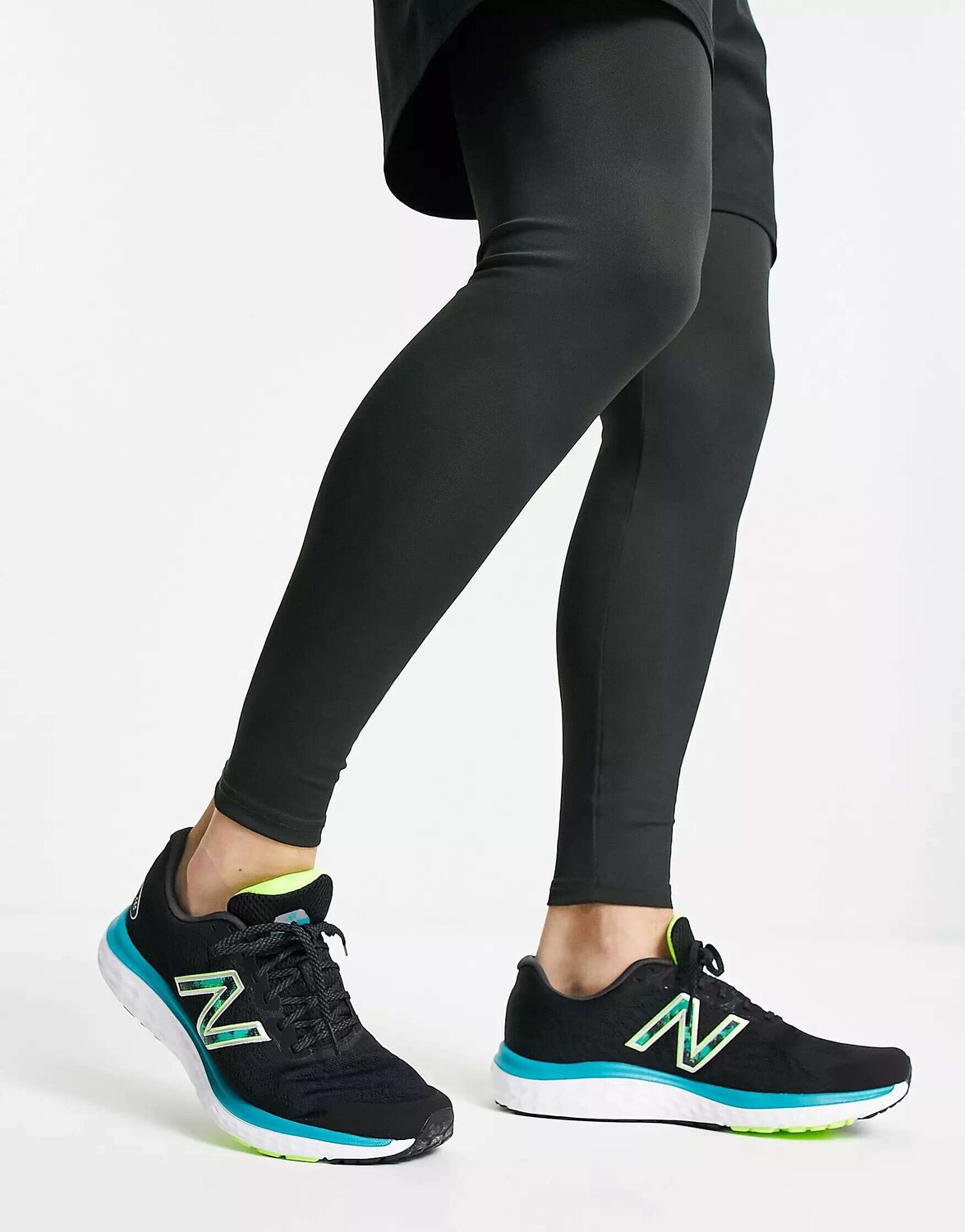

Кроссовки для бега New Balance 680 черного цвета, Черный