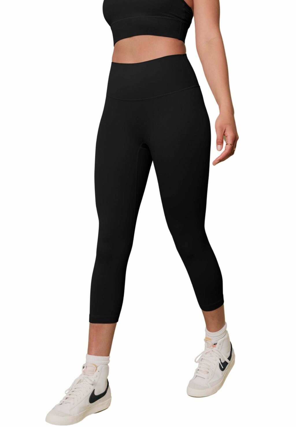 

Тайтсы Araa Active, черный