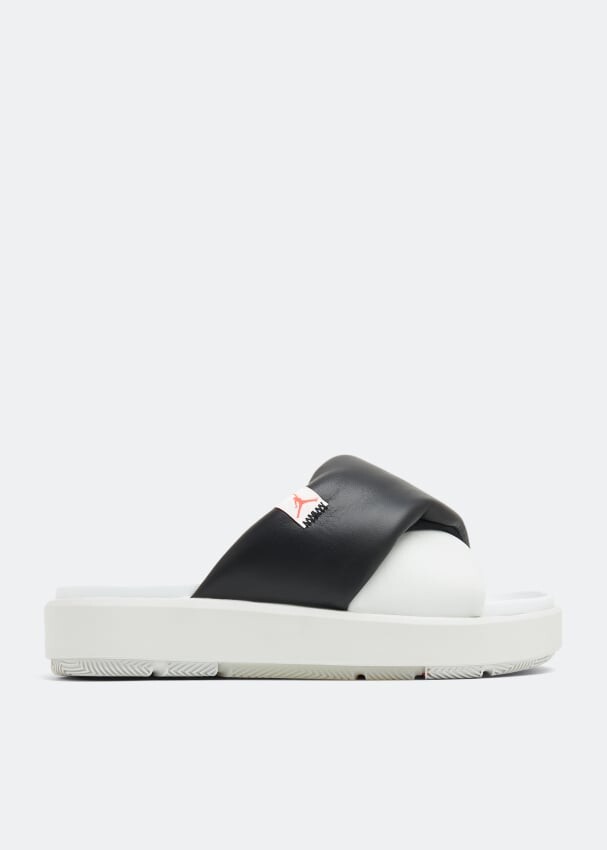 

Шлепанцы Nike Jordan Sophia, белый