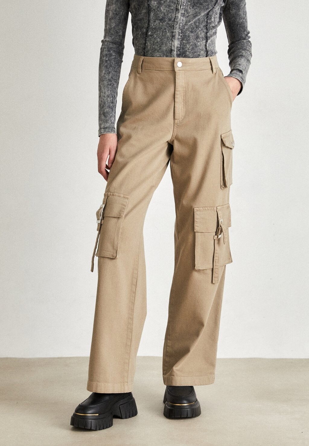

Джинсы свободного кроя MIRZAGZ CARGO PANTS Gestuz, коричневый