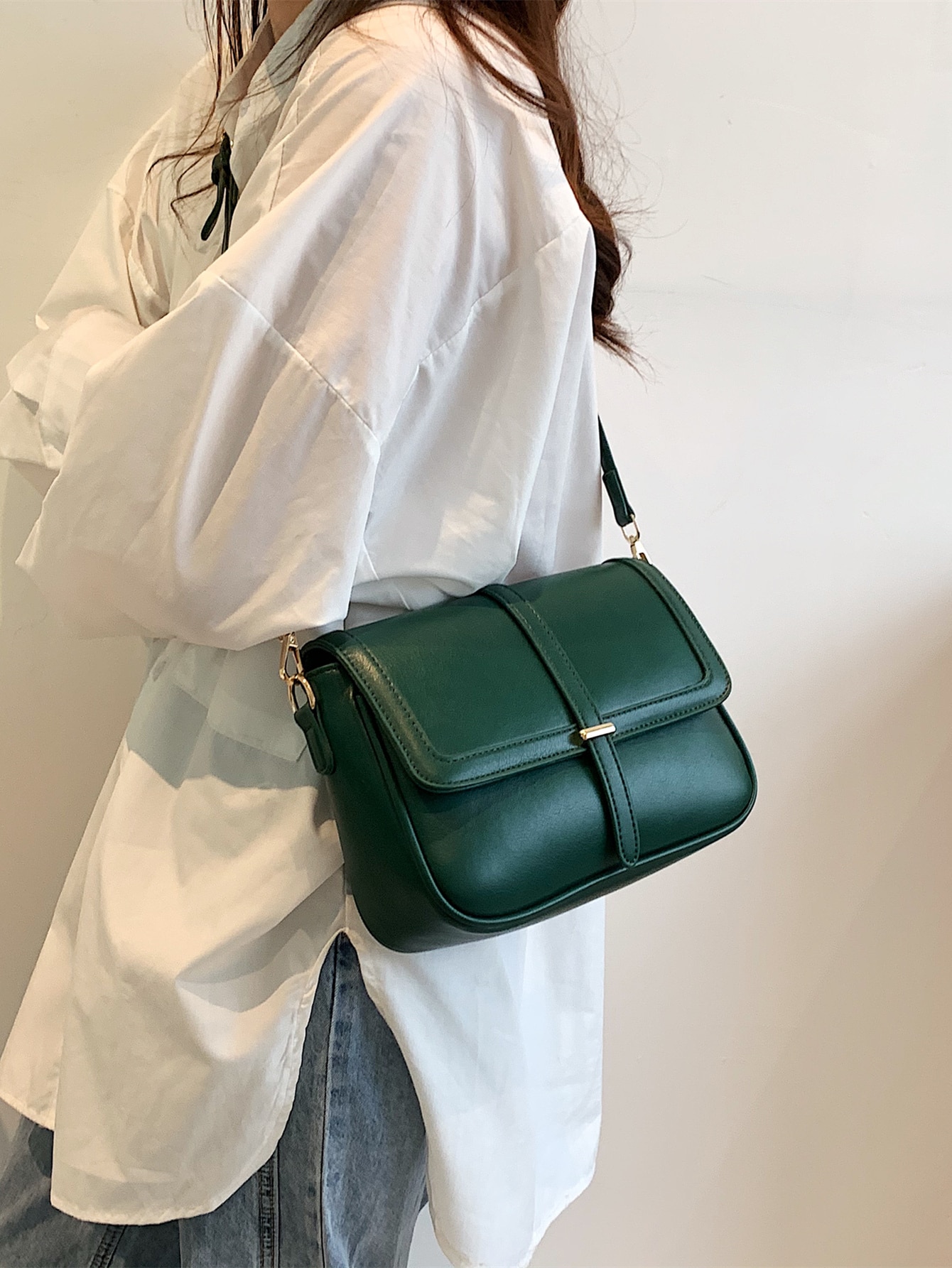 Модная квадратная сумка из искусственной кожи в минималистском стиле с металлическим декором и клапаном, зеленый
