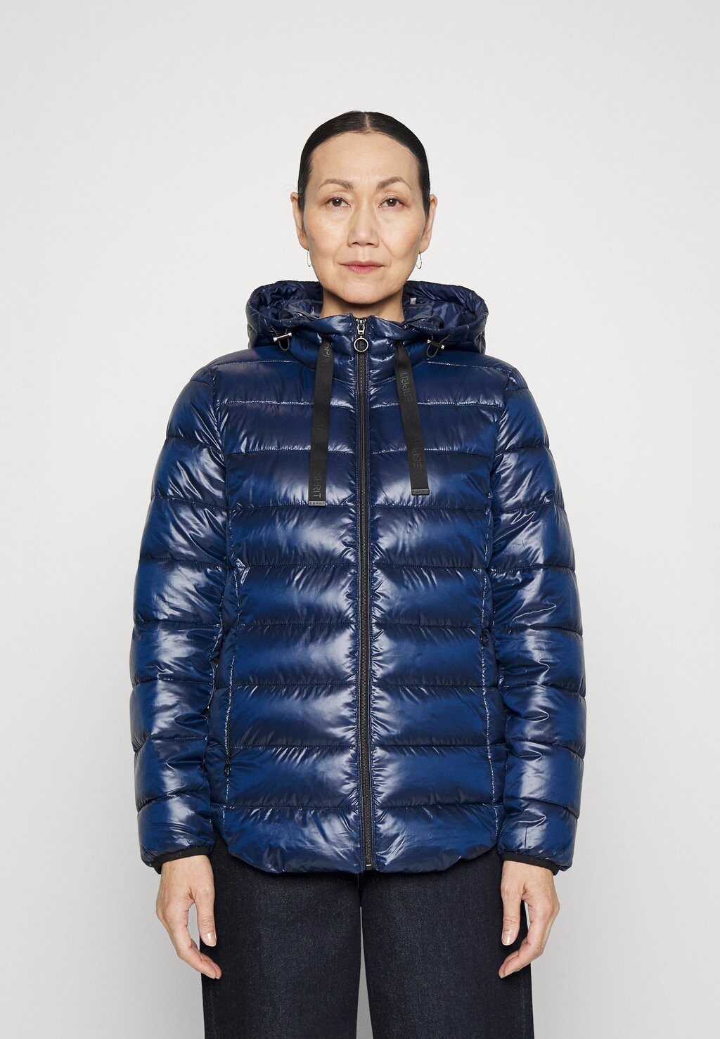 

Зимняя куртка Esprit