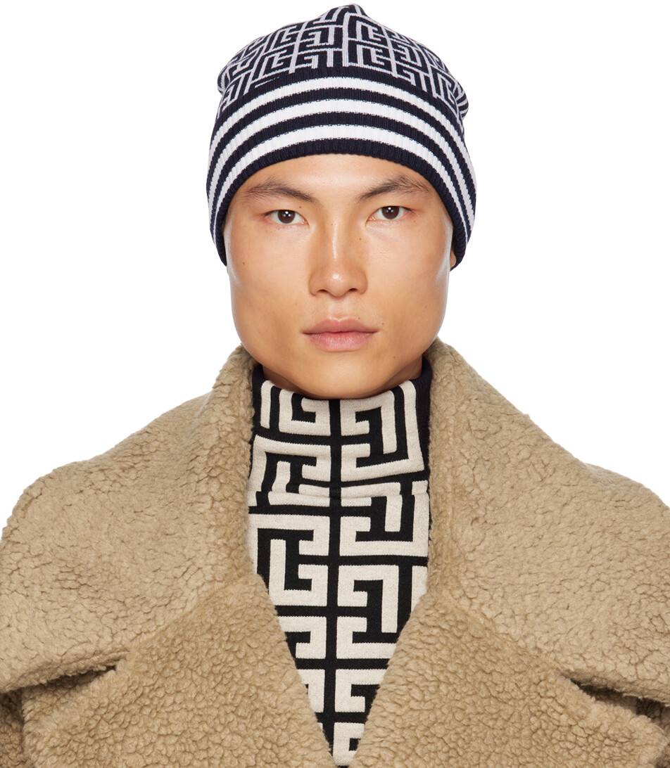 

Темно-синяя шапка с монограммой Balmain