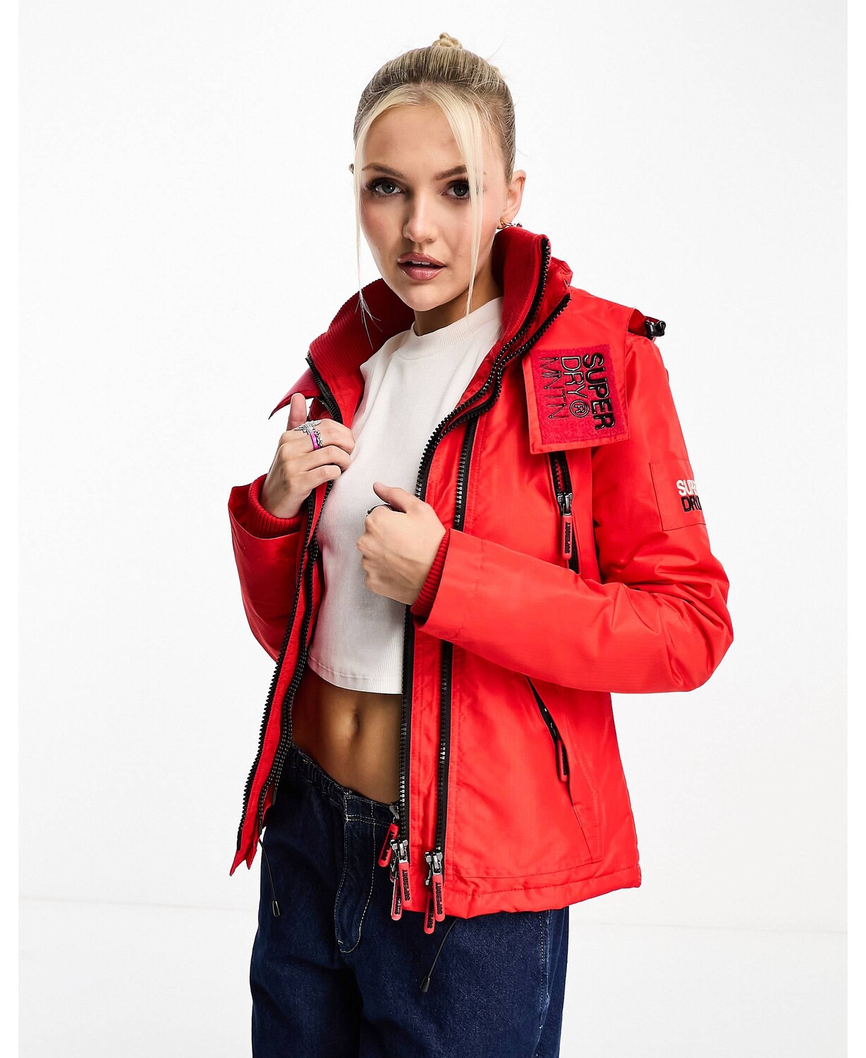 

Красная горная ветровка Superdry, Красный