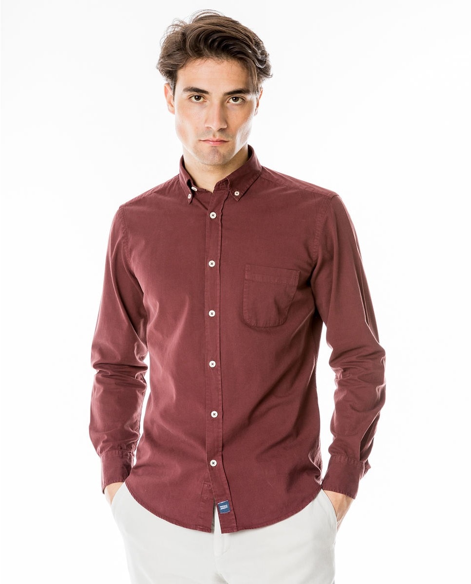 цена Однотонная узкая мужская хлопковая рубашка бордового цвета Wickett Jones, бордо
