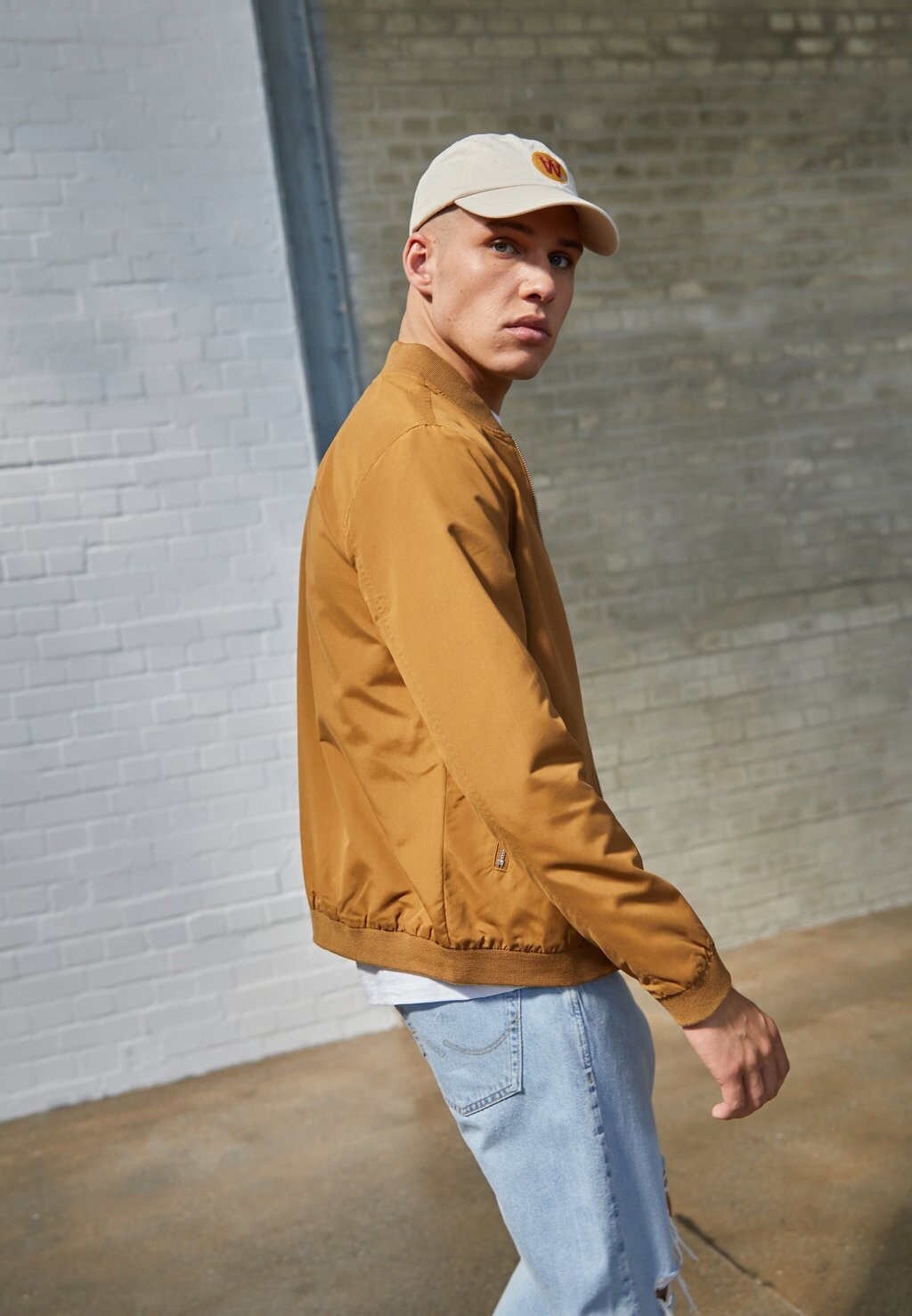 

Куртка-бомбер Jack & Jones