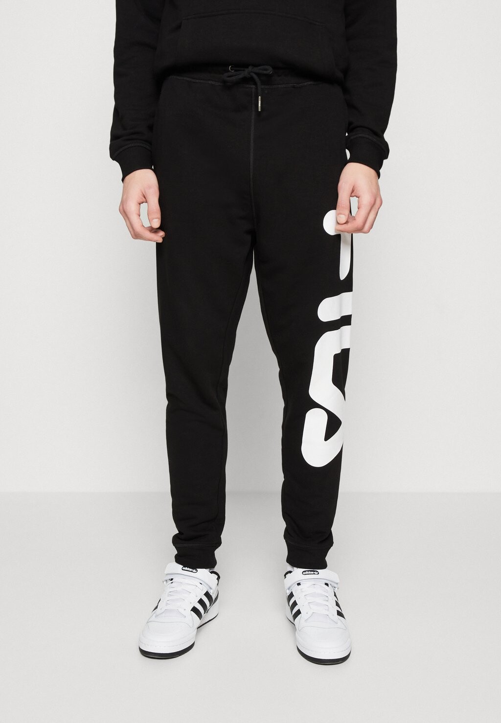 

Спортивные брюки Fila, черный