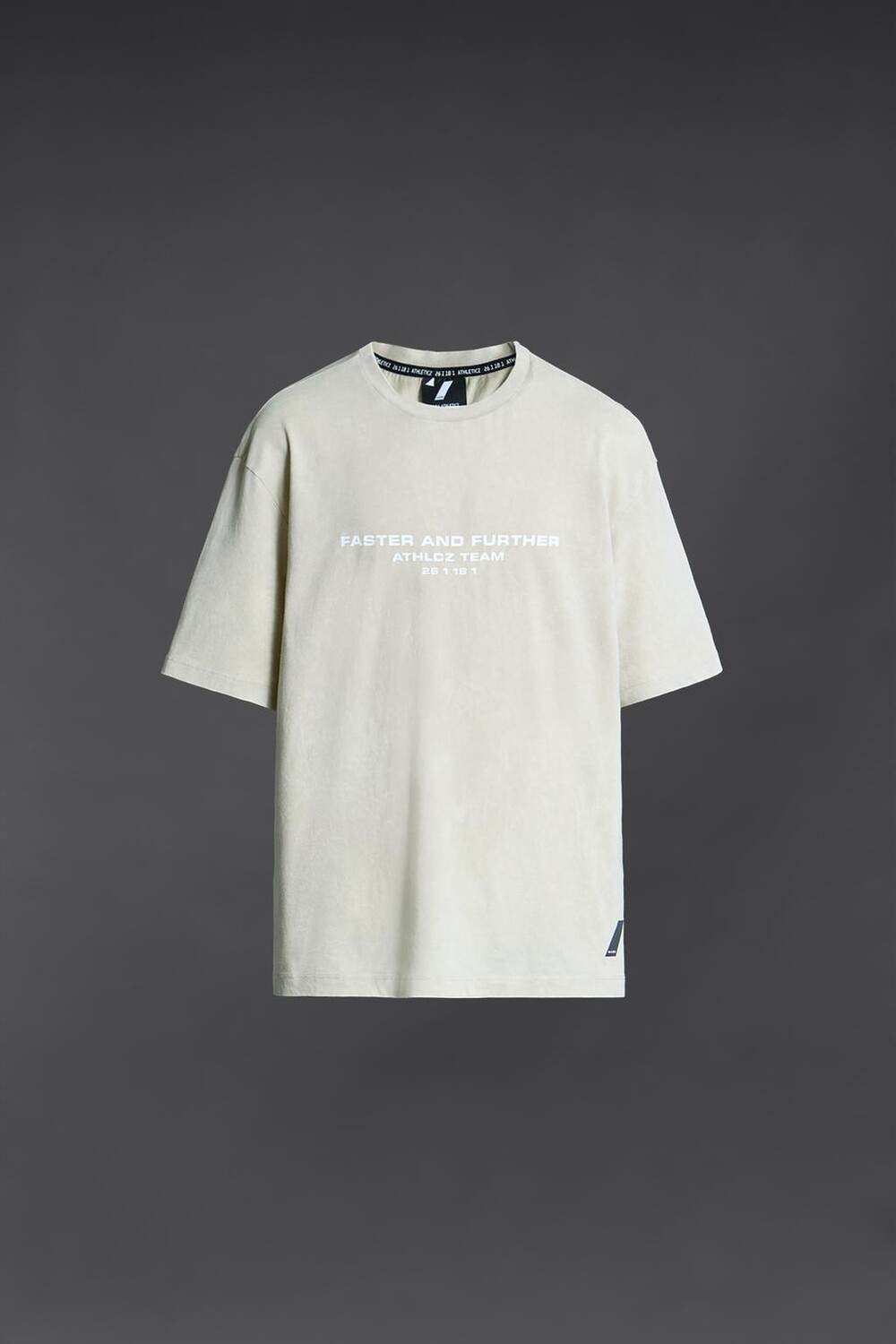 

Футболка с принтом ZARA, экрю