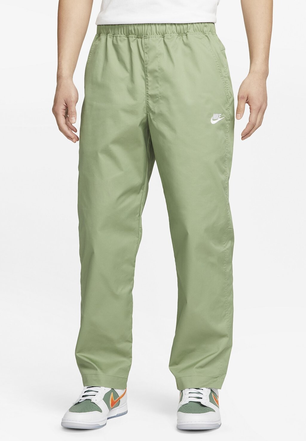 

Тренировочные брюки Nike Sportswear, оливковый