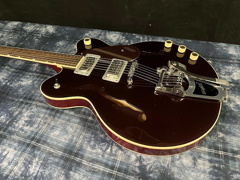 

Электрогитара 2023 Gretsch G2604T Limited Edition Streamliner Rally II Center Block Bigsby - Two-Tone Oxblood/Walnut Stain - Authorized Dealer 6.9lbs In Stock!!