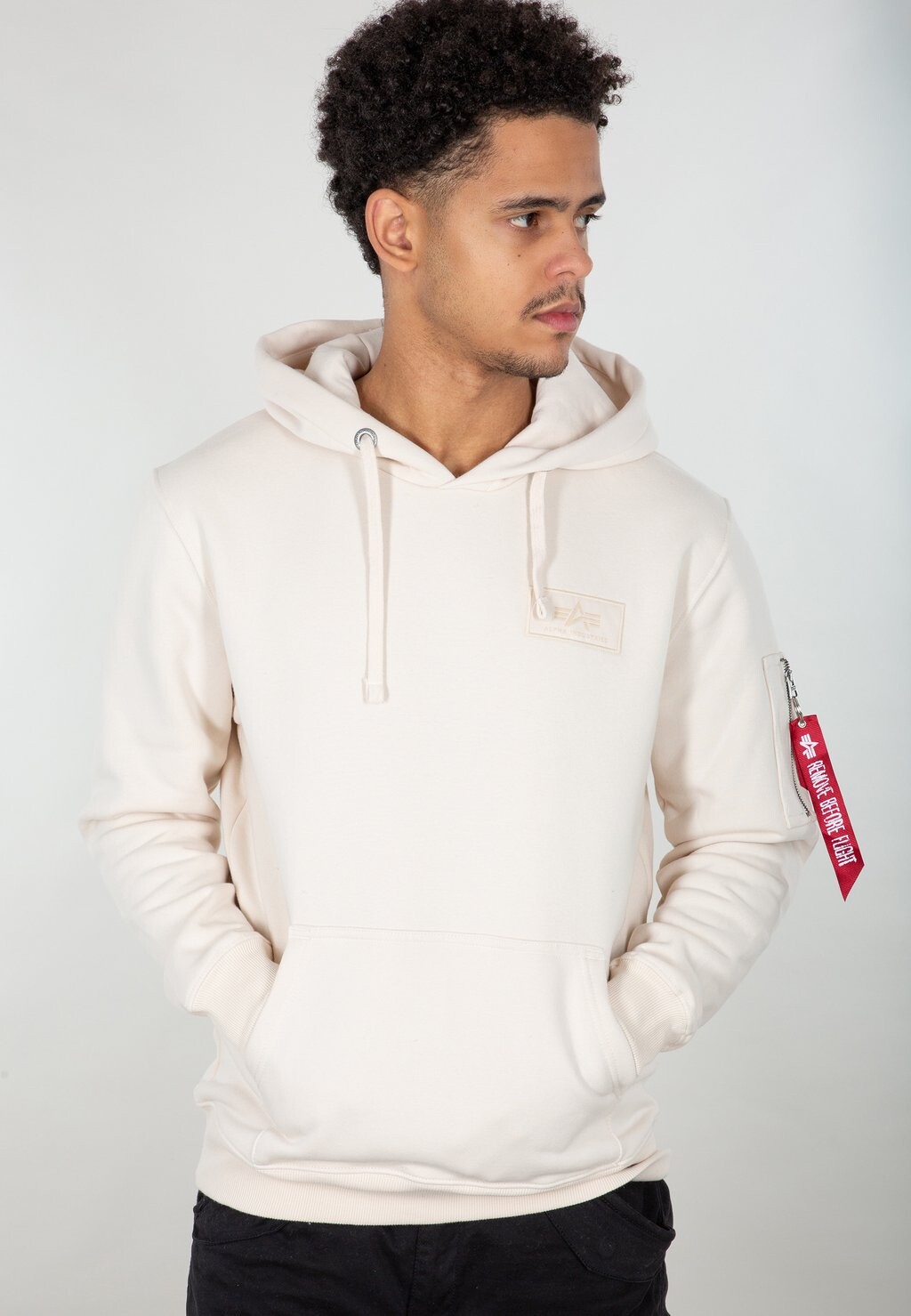 

Худи Alpha Industries