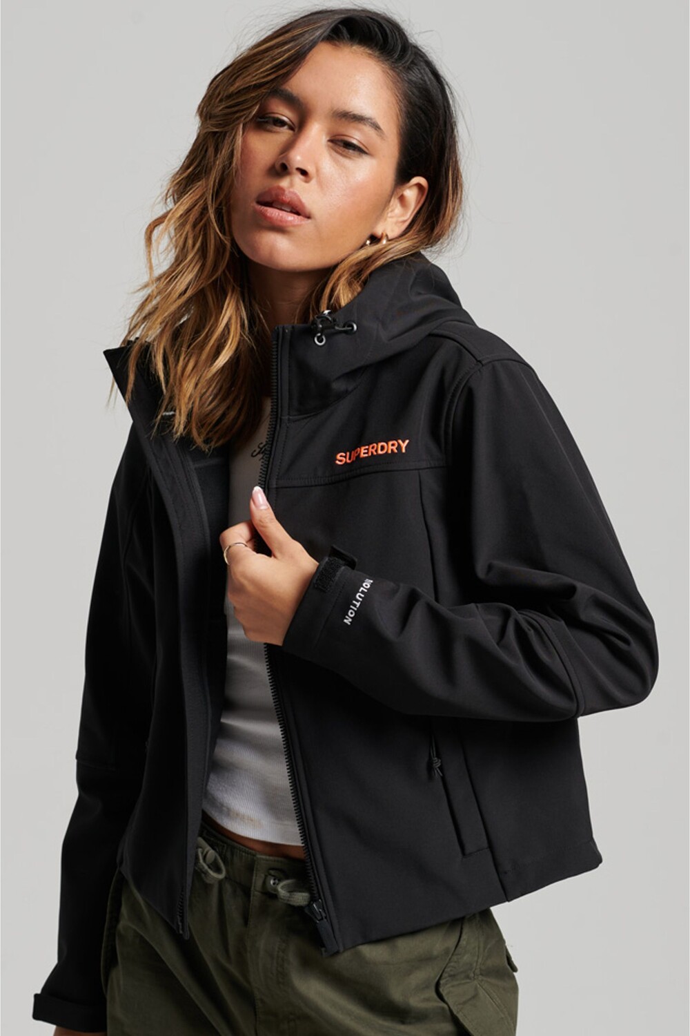 

Куртка из софтшелла Code Trekker с капюшоном Superdry, черный