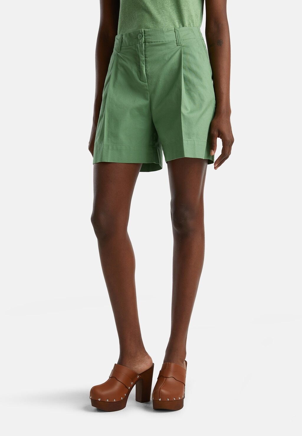

Шорты United Colors of Benetton, зеленый