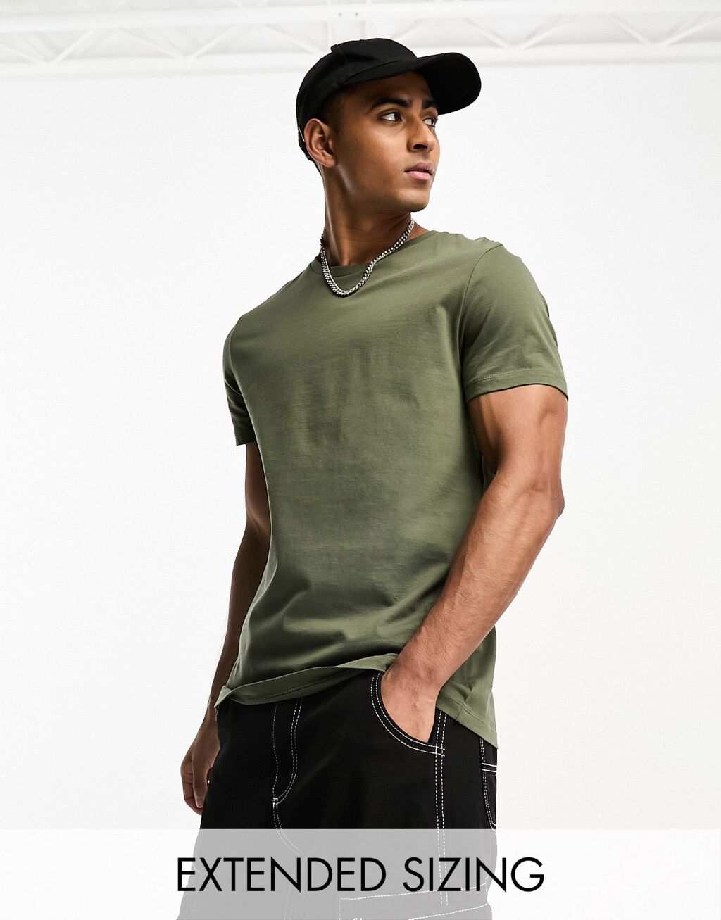 

Футболка цвета хаки с круглым вырезом ASOS DESIGN