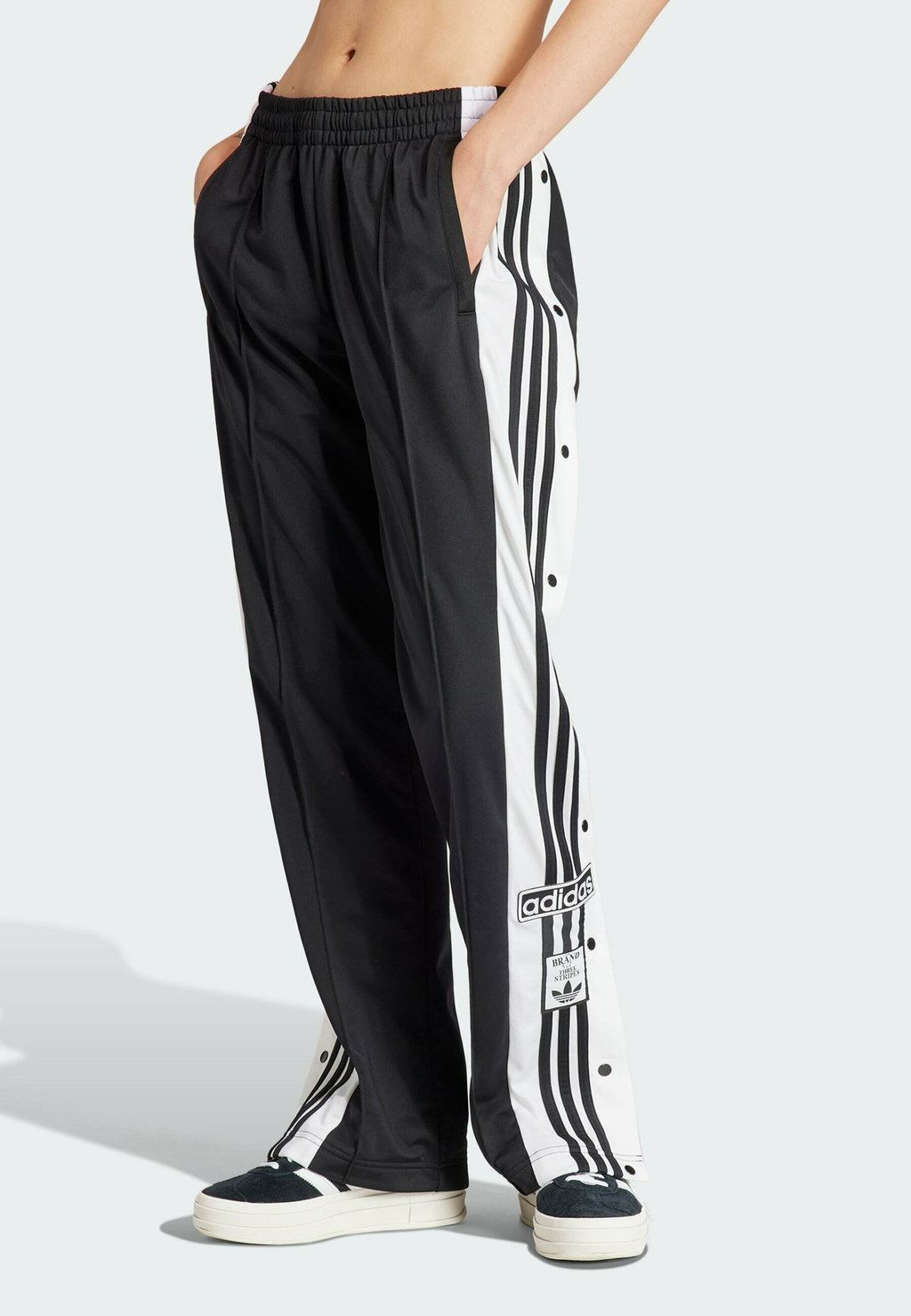 цена Спортивные штаны adidas Originals ADIBREAK PANT, черный