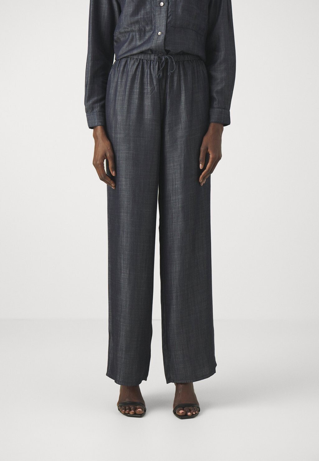 

Брюки PANTALONI Armani Exchange, синий деним