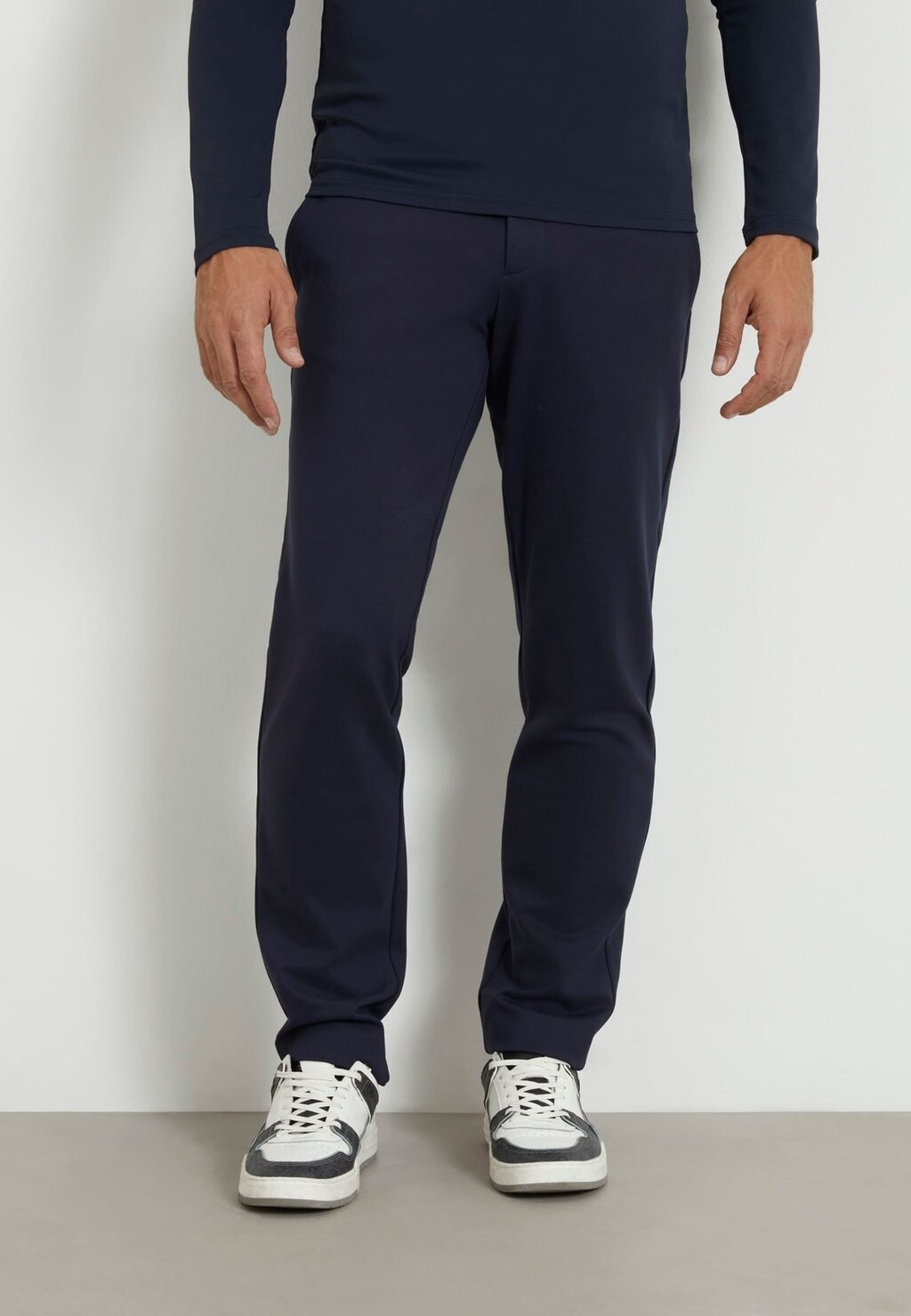 

Брюки Tech-Stretch Regular Fit Guess, синий