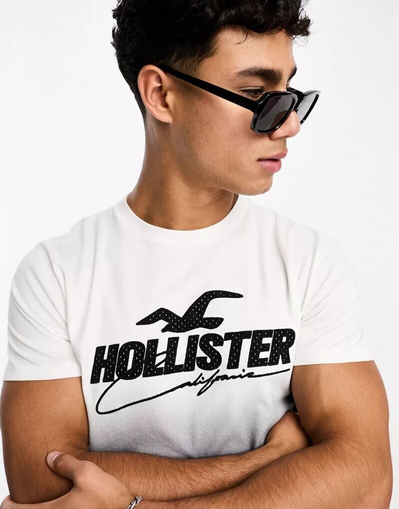 

Бело-черная футболка с эффектом омбре из технической сетки Hollister