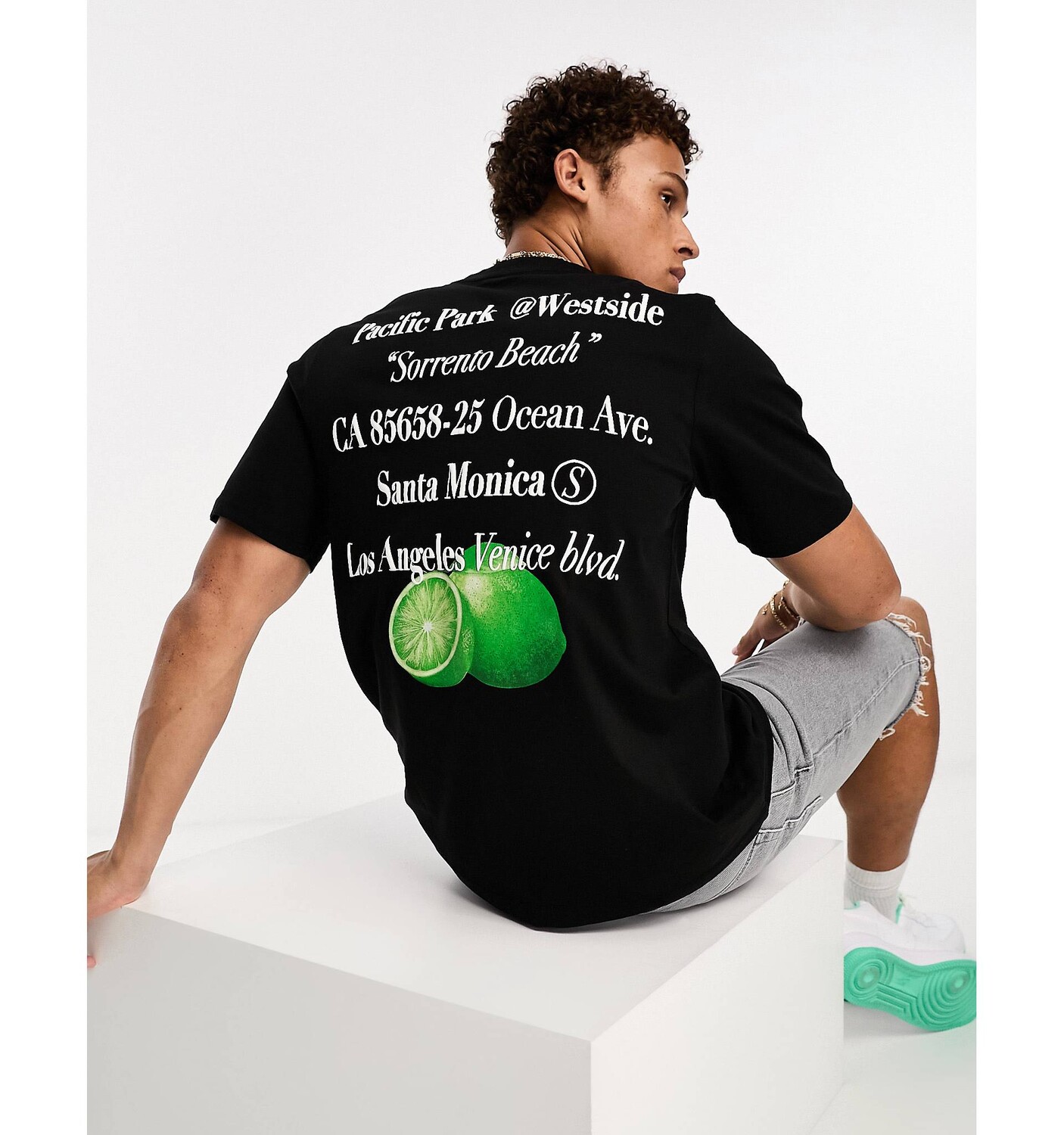 

Черная футболка оверсайз с лаймовым принтом на спине Jack & Jones Originals, Черный