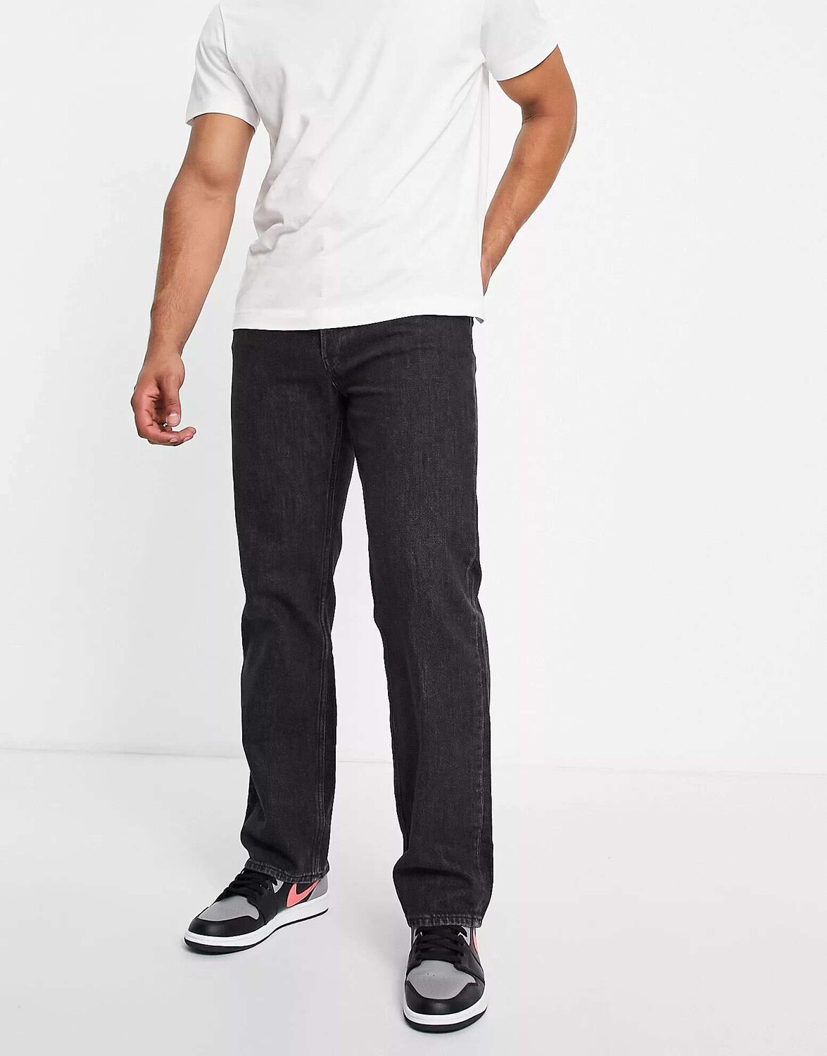 

Джинсы Weekday Klean в цвете nova black